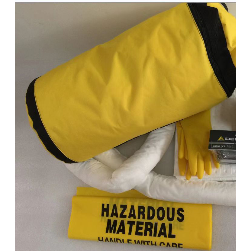 Portable oil absorbing anti fouling emergency bagKIT002 Leakage emergency kit set Adsorption material